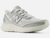 Женские кроссовки New Balance WARISTS4